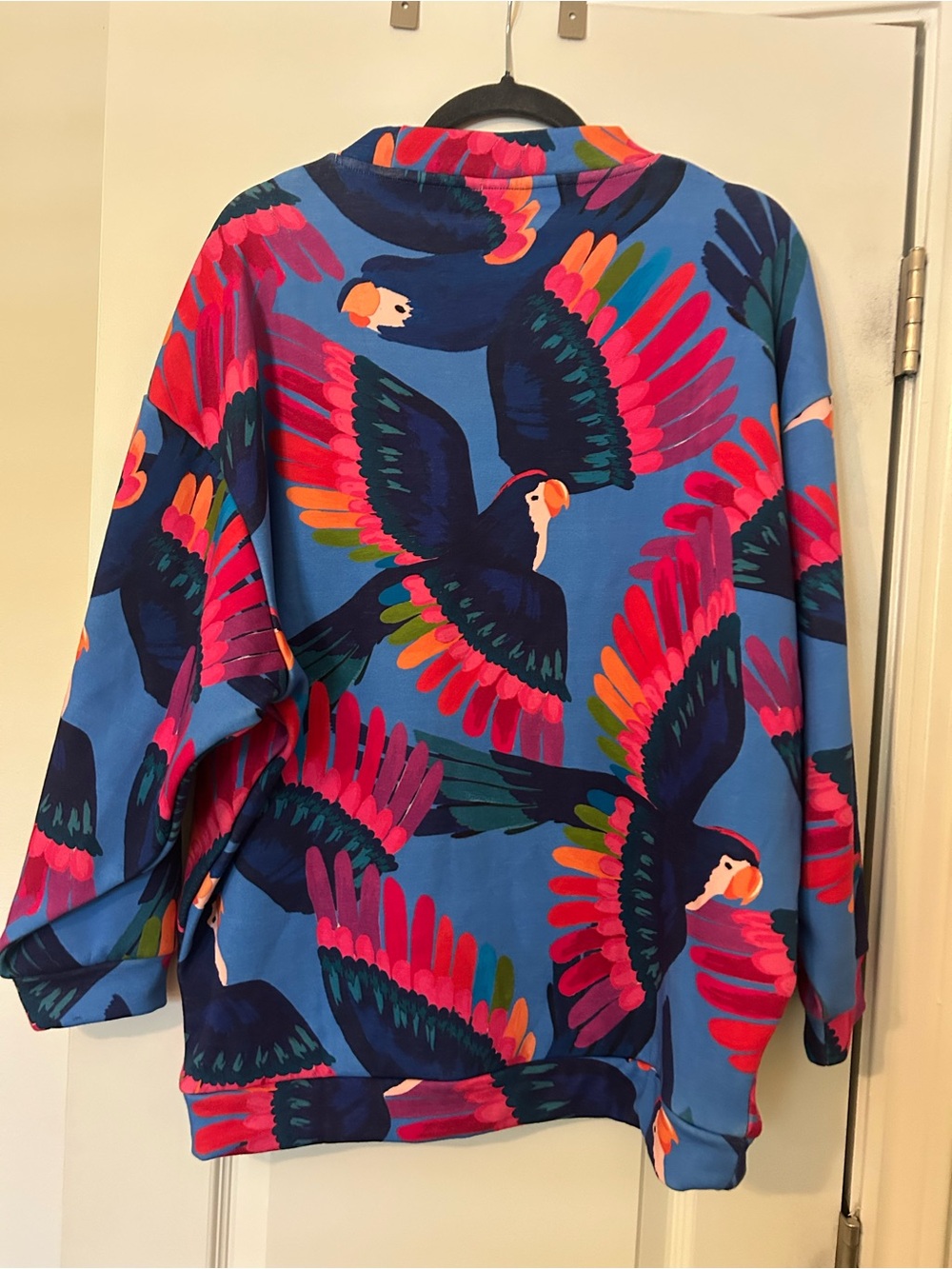 FARM Rio Multicolor Tropical Parrot Crewneck Sweatshirt - Picture 4 of 7